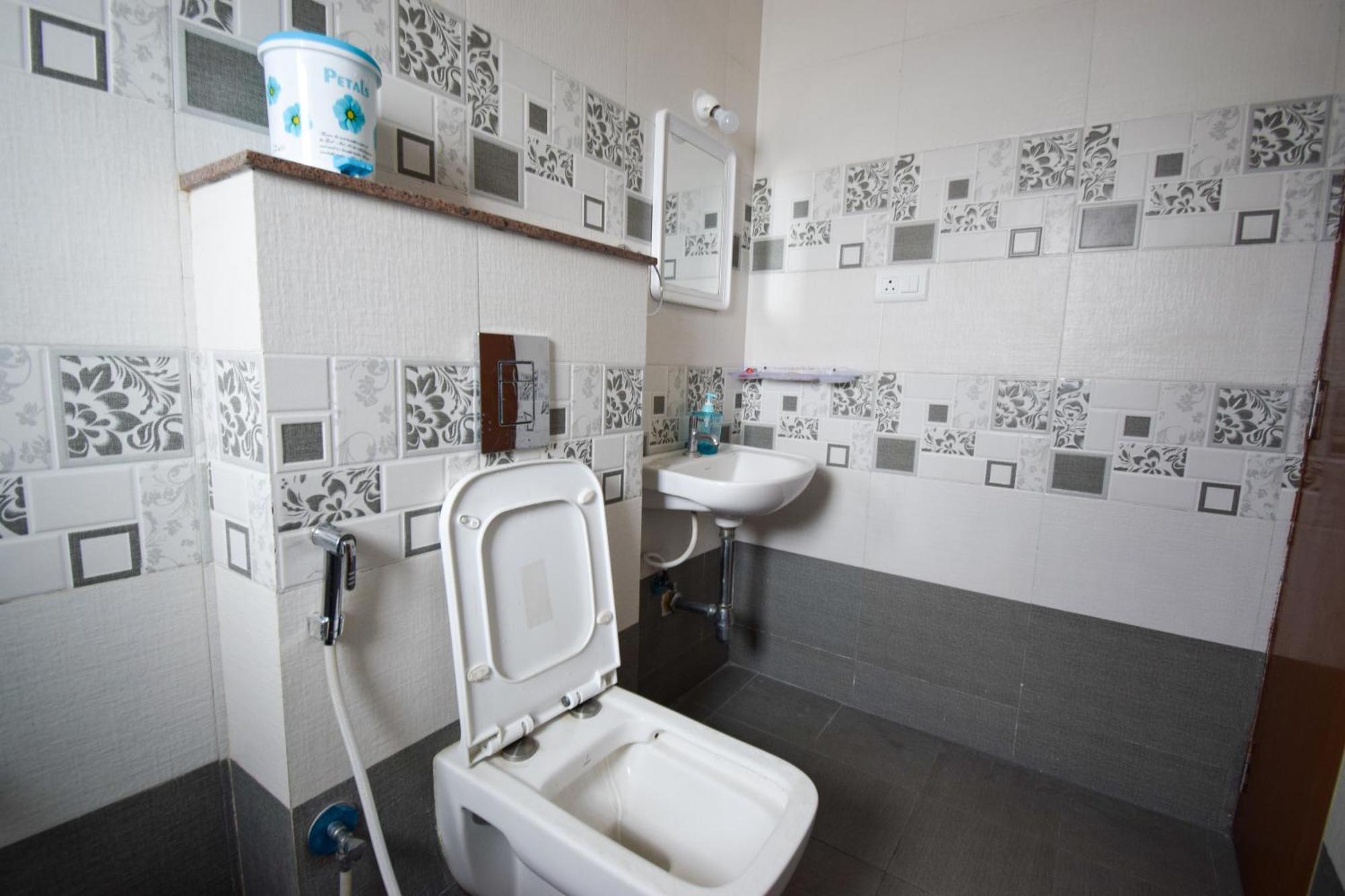 Staymazing-1,2 & 3 Bhk Ac Apartments In Hebbal-5Mins To Manyata-30Mins To Airport Bangalore Buitenkant foto